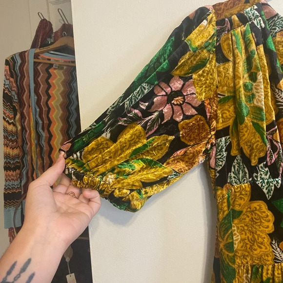 NWT Farm Rio||Garden Velvet MIDI Dress. As seen on Kelly Clarkson. Daisy… - Picture 14 of 16